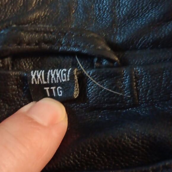 Guess   - Picture 6 of 9